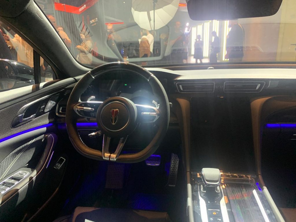 Лифтбек Hongqi H6 представлен в России: известна цена новинки