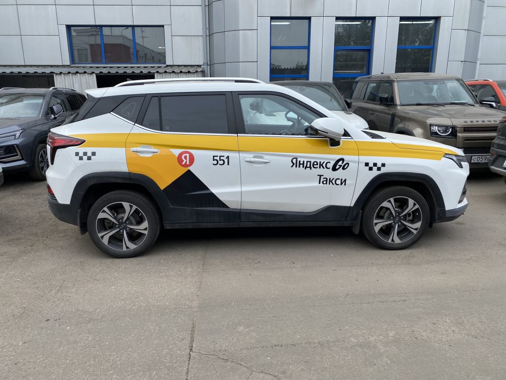 Московские таксисты обязаны пройти аттестацию: нарушителей оштрафуют на 5000 рублей и лишат заказов