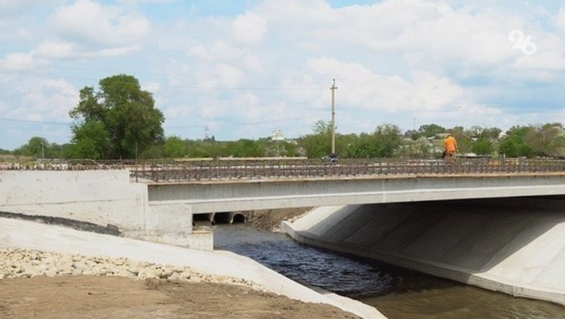 Мост в Красногвардейском округе ремонтируют по нацпроекту