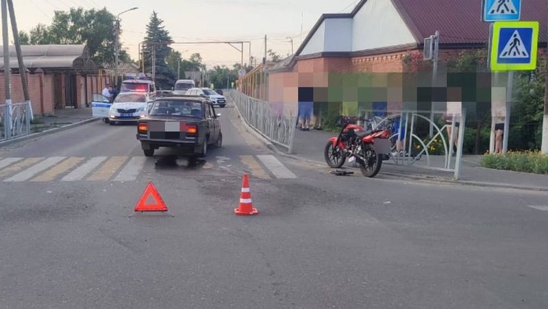 Мотоциклиста госпитализировали после аварии в Ипатове