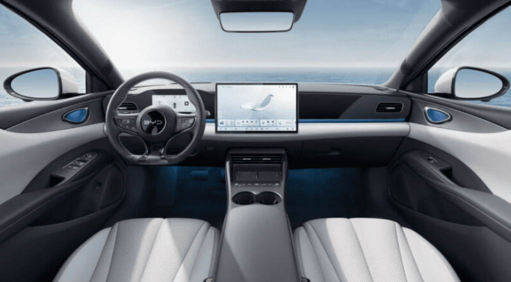 Новый электромобиль BYD Seal 06: мечта таксиста по цене «Гранты». Обзор модели 2025 года