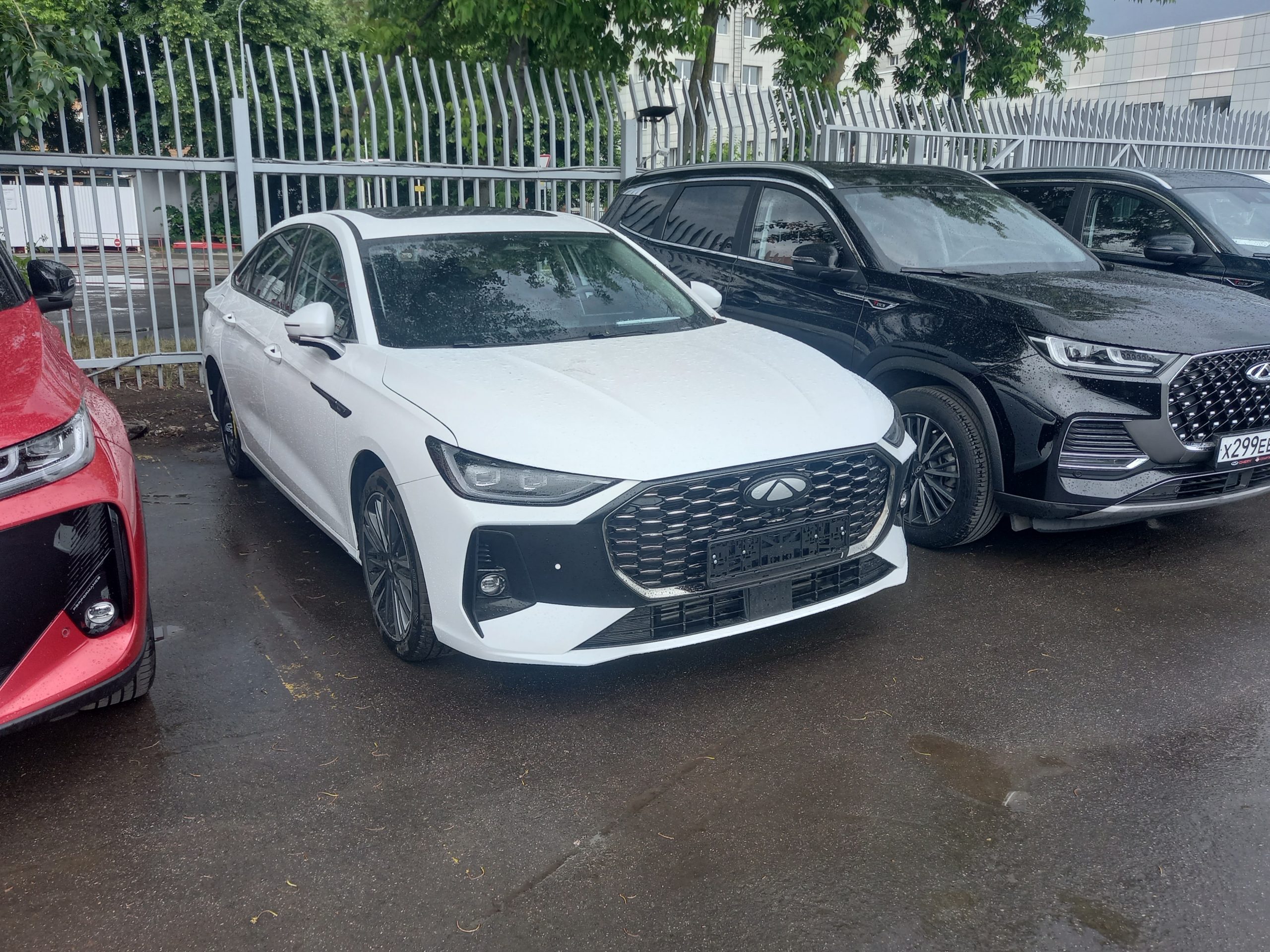 Обновленный Chery Arrizo 8 уже в России: первые фото и подробности о новинке 2025 года