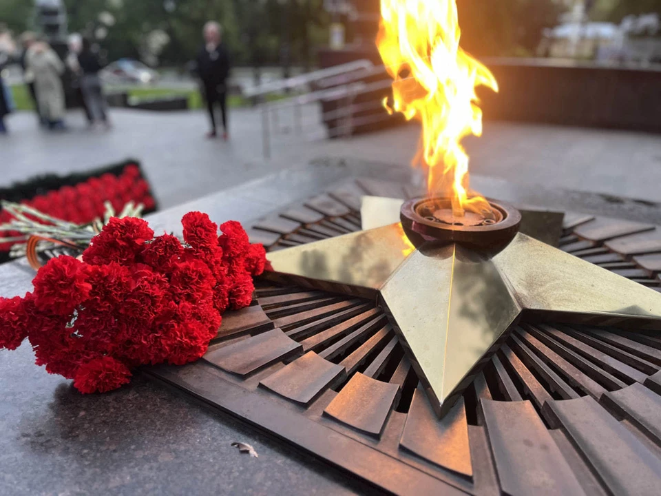 «Огненную картину» из 5058 свечей зажгли в Кисловодске в День памяти и скорби0
