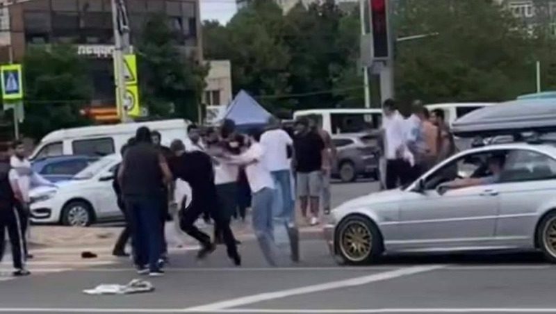 Полицейские доставили в отдел МВД 11 участников массовой потасовки в Ставрополе