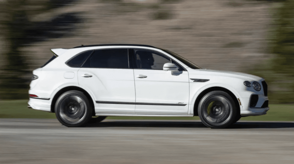 Представлен новый Bentley Bentayga Speed: он потерял 4 цилиндра и стал быстрее