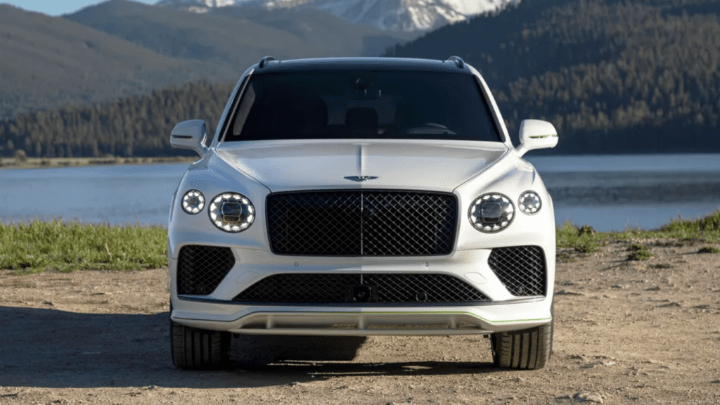 Представлен новый Bentley Bentayga Speed: он потерял 4 цилиндра и стал быстрее