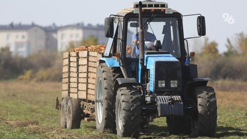 Ребёнок погиб в перевернувшемся тракторе в Дагестане