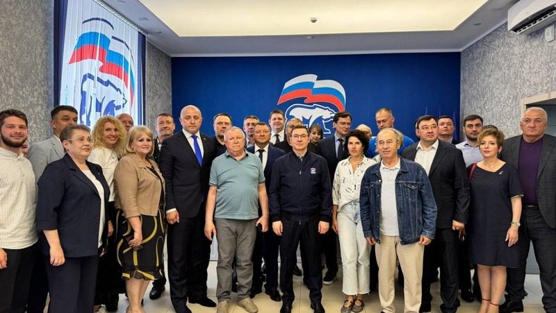 Секретарь Генсовета «Единой России» пообщался с однопартийцами в Кисловодске