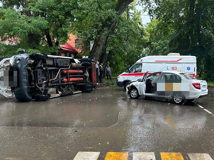 Шесть пассажиров ессентукской маршрутки пострадали в ДТП