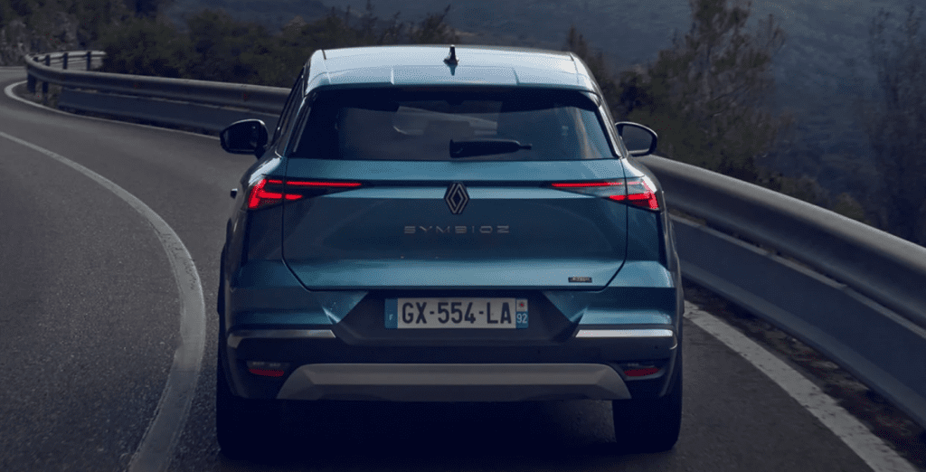 Старт продаж гибридных кроссоверов Renault Symbioz: как Nissan Qashqai, только дешевле