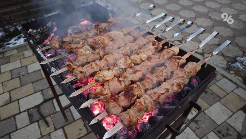Ставропольчане назвали самым популярным мясом для шашлыка свинину