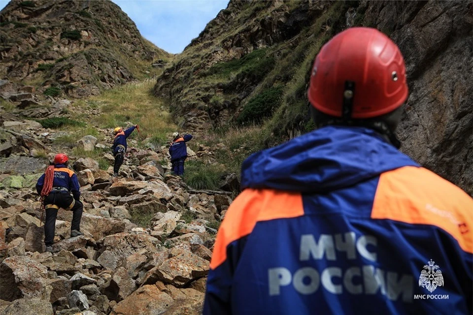 Туристка разбилась насмерть, упав со смотровой площадки в горах КБР0