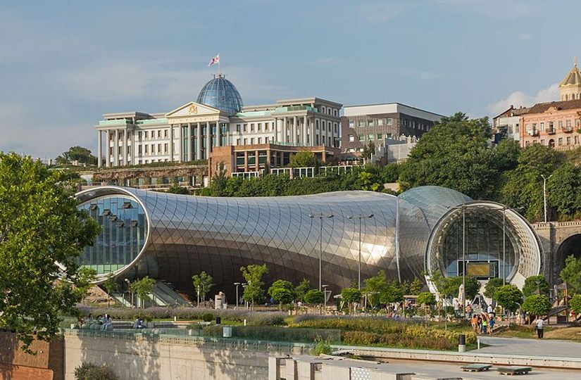 В Грузию летом-2025: актуальные цены и маршруты для отпуска3