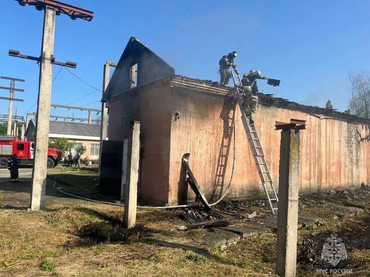 В Нальчике два микрорайона остались без света из-за пожара