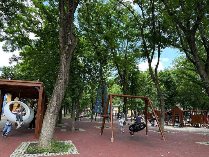 В пятигорском сквере Анджиевского восстановили детскую площадку  Ставрополь (Кавказ)1