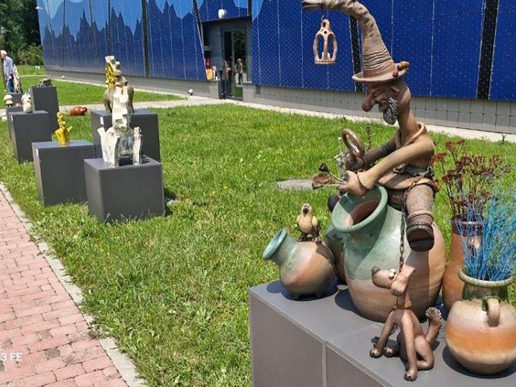 В рамках форума «Белая акация» в Пятигорске прошли две творческие выставки