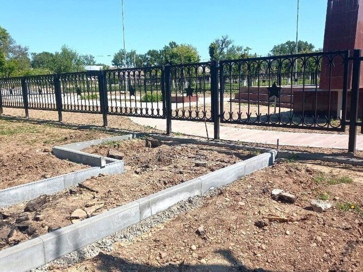 В селе Буденновского округа делают новую пешеходную зону