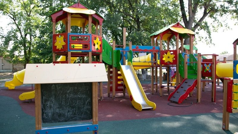 В шести округах Ставрополья появятся восемь детских площадок 