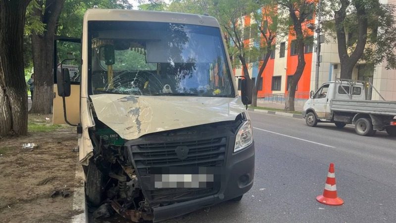 В тройном ДТП с автобусом в Кисловодске травмированы три пассажира и водитель