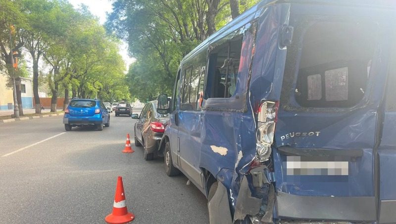 В тройном ДТП с автобусом в Кисловодске травмированы три пассажира и водитель