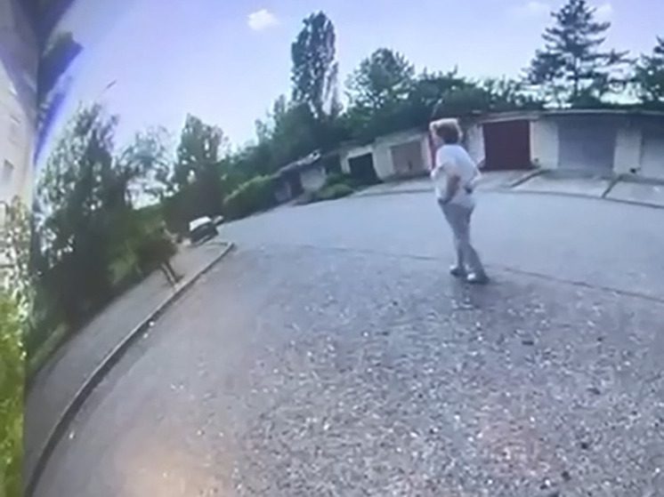 В Железноводске женщина поцарапала гвоздём несколько машин