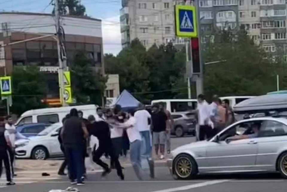 За массовую драку в Ставрополе задержали 11 человек, из которых трое – подростки0