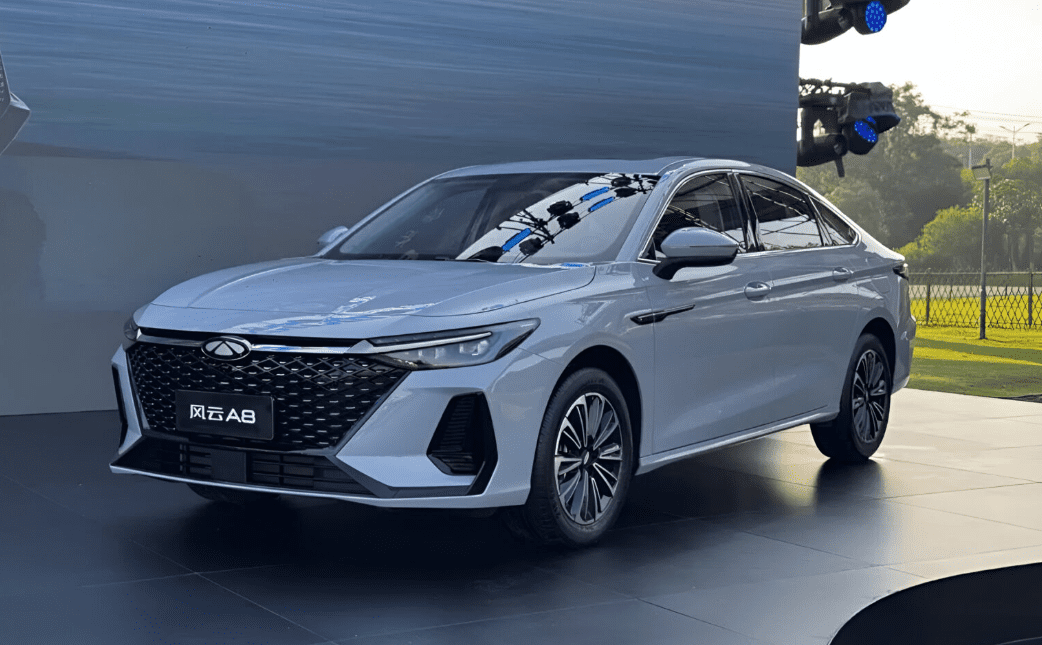 Запущены продажи гибридного Chery Arrizo 8 с расходом топлива 4,5 л/100 км