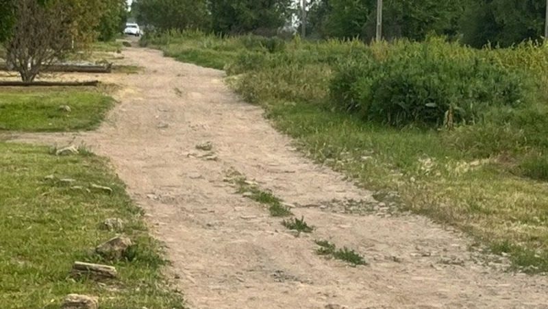Жители Донского пожаловались на свалку и разбитую дорогу в центре села
