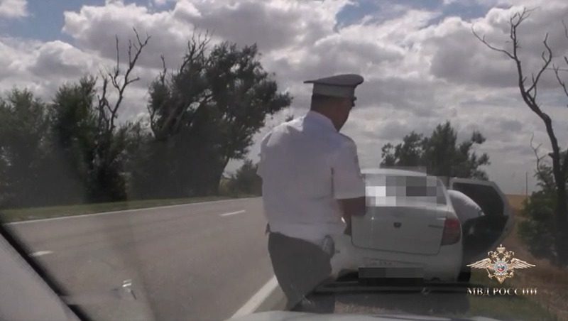 Автоинспекторы Ставрополья отвезли в больницу водителя, нуждавшегося в операции