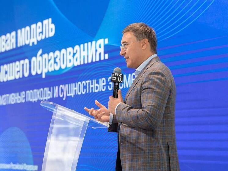 Главе Минобрнауки Валерию Фалькову представили в пятигорском вузе практики поддержки и продвижения русского языка