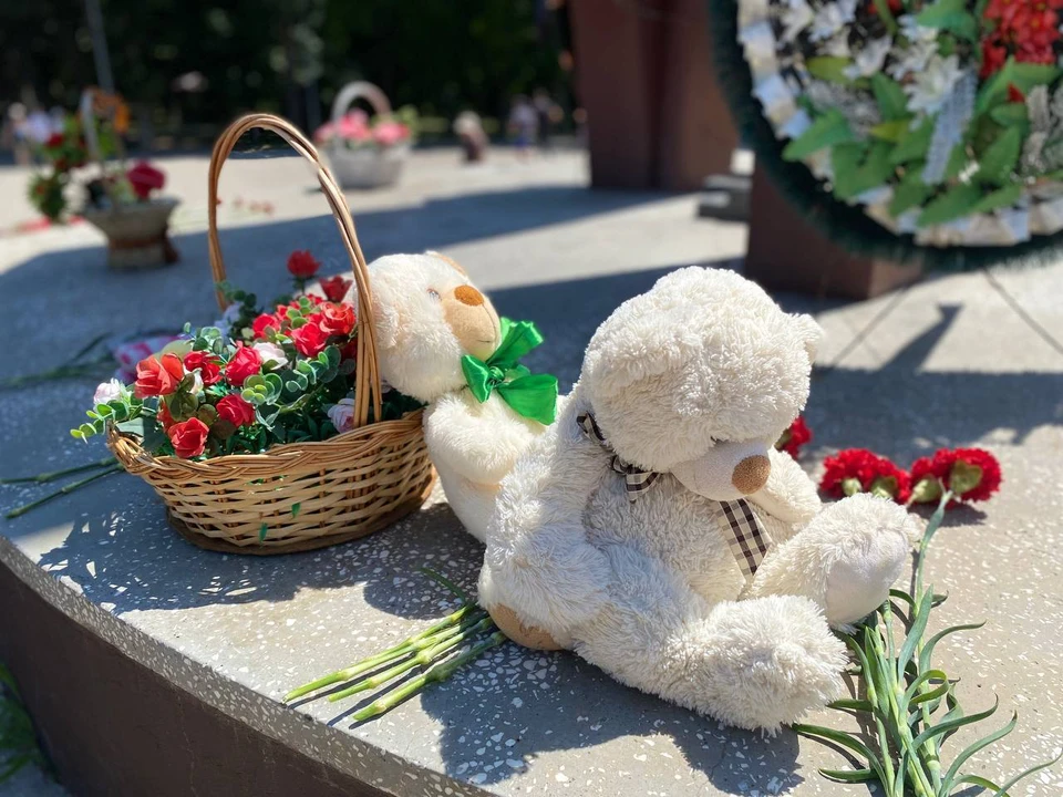 Кораблики спустили по реке в Ессентуках в память о погибших детях Донбасса0