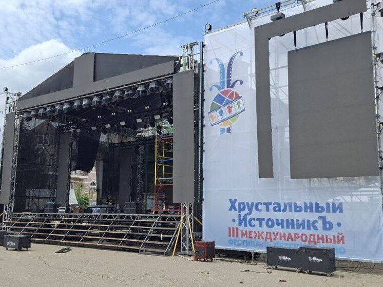 Леонид Каневский, Ольга Кабо, Раиса Рязанова пройдут по красной дорожке в Ессентуках
