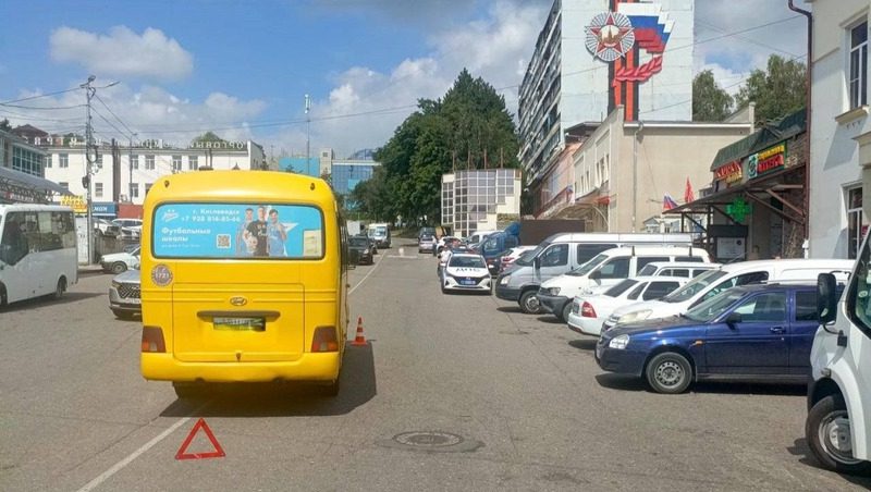 Маршрутка сбила пенсионерку в районе Центрального рынка в Кисловодске
