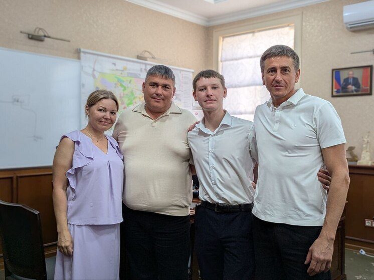 Мэр Ессентуков познакомился с альпинистом Богданом Слободиным, покорившим 17 вершин