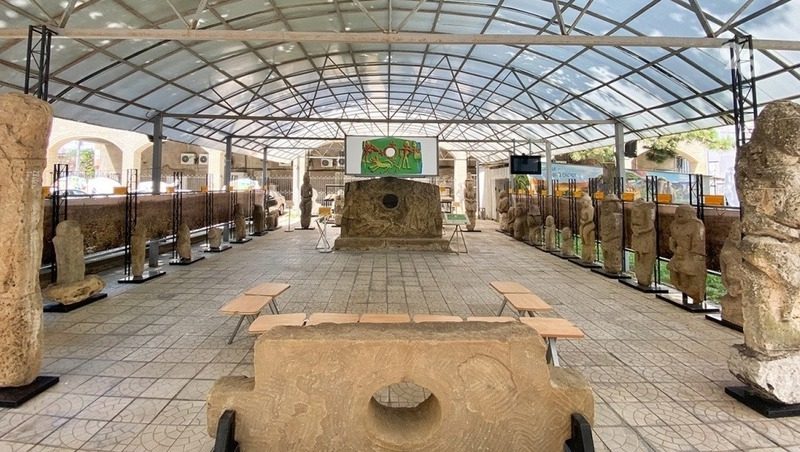 Микроскопические грибы усложнили реставрацию мавзолея на Ставрополье