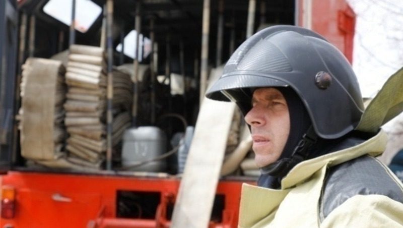 На поле в Красногвардейском округе потушили пожар площадью 18 га
