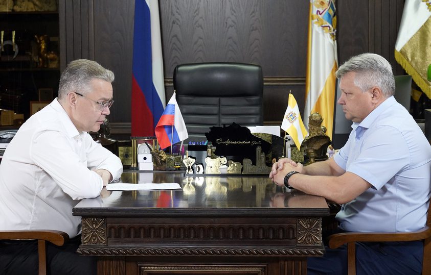 На Ставрополье урожайность выше прошлогодней, но риски пожаров остаются - губернатор Владимиров обсудил ход жатвы и подготовку к осеннему севу  Ставрополь (Кавказ)1