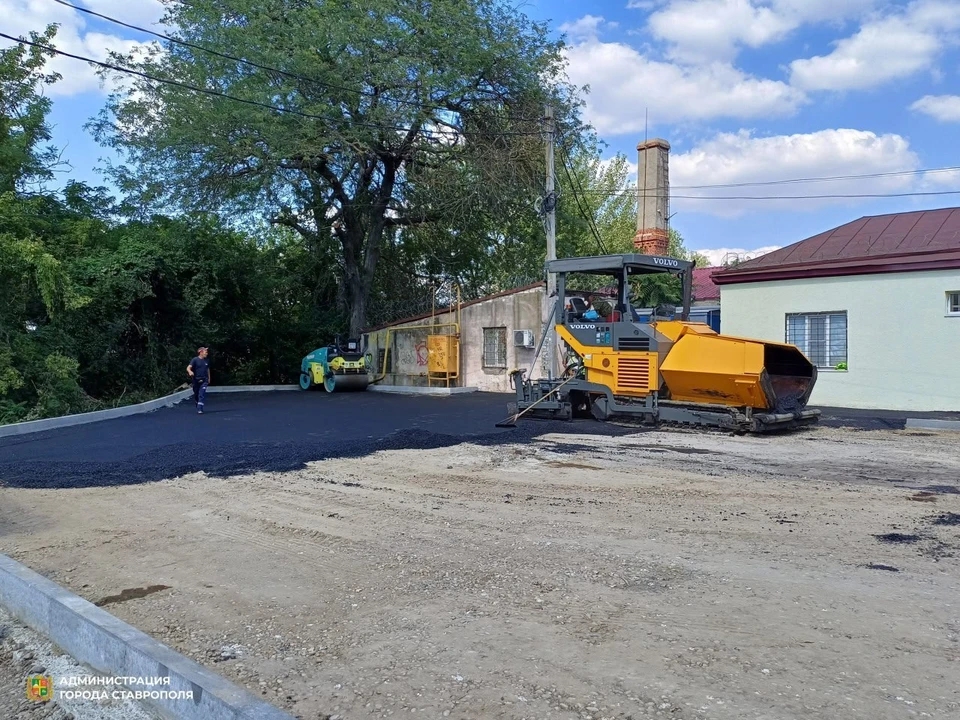 Новую платную парковку обустраивают на улице Булкина в Ставрополе0