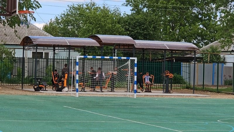 Новую тренажёрную площадку открыли в посёлке Селивановка на Ставрополье