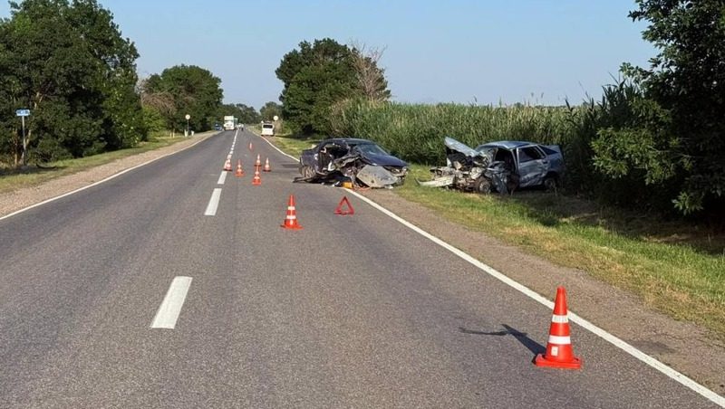 Один человек погиб и двое пострадали в ДТП с тремя машинами на Ставрополье