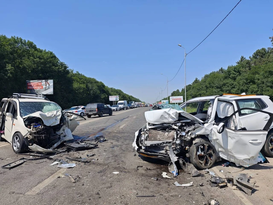 Один человек погиб и три пострадали в аварии на Ставрополье0