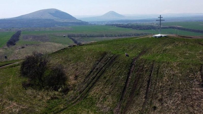 Охранную зону установили вокруг памятника природы «Гора Дубровка» на Ставрополье