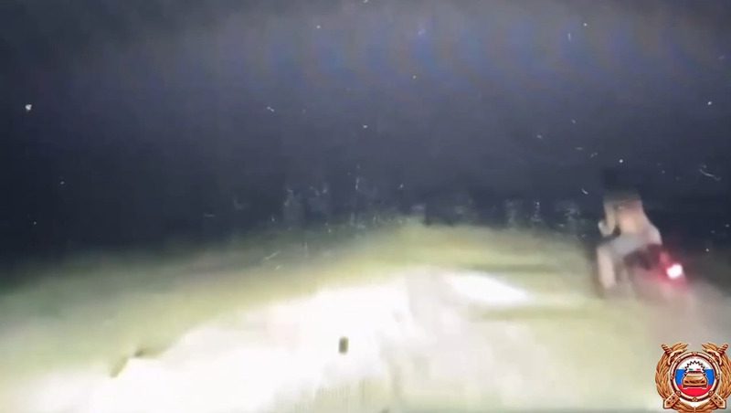 Пьяного мужчину на мощном электросамокате поймали в Левокумском округе