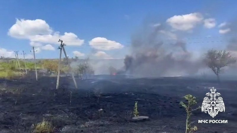 Появилось видео с места крупного пожара в районе 204-го квартала в Ставрополе