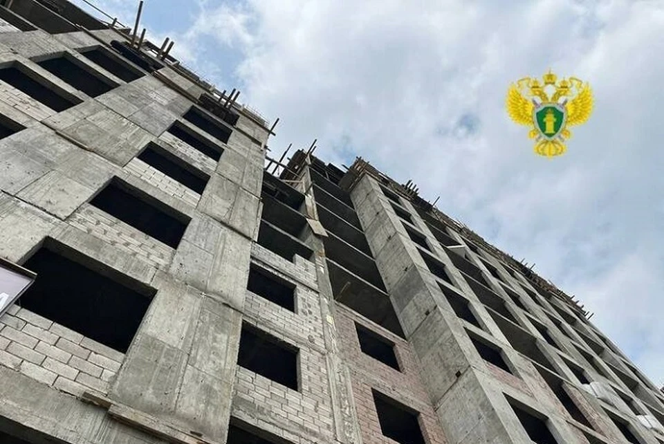 Рабочий погиб в Дагестане, упав с 11 этажа строящегося дома0
