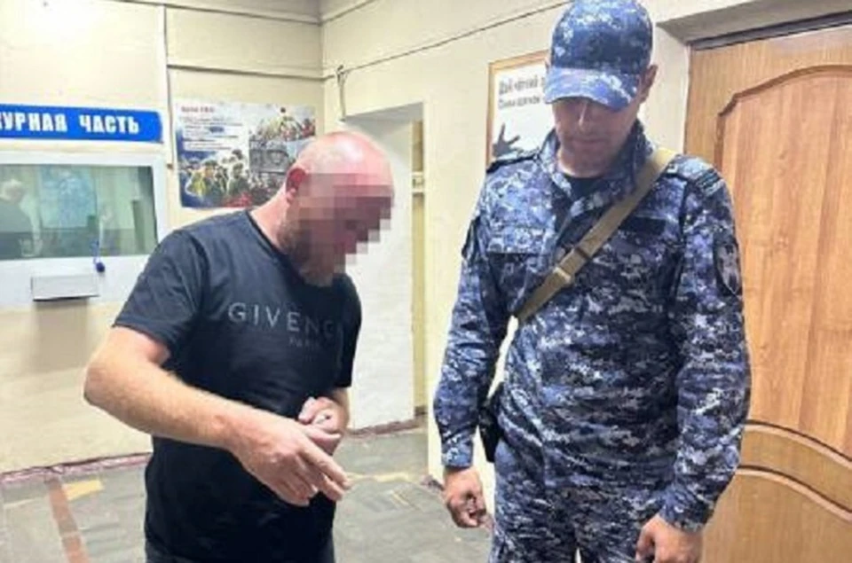 Рецидивист открыл стрельбу возле караоке-бара в Северной Осетии0