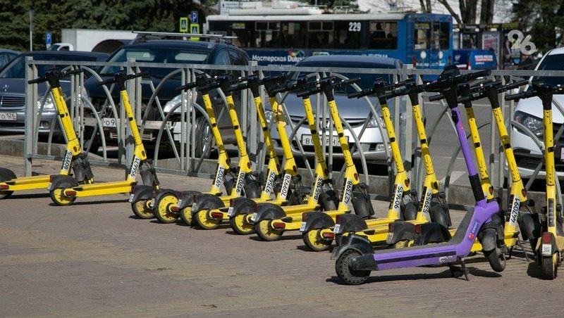 Снизить скорость, контролировать вес: как самокатам ужиться с остальными участниками дорожного движения на ставропольских улицах