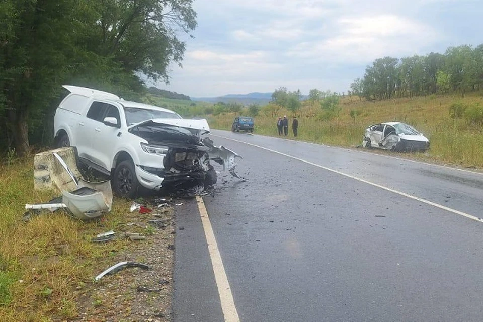 Трое детей и четверо взрослых пострадали в аварии в Карачаево-Черкесии0
