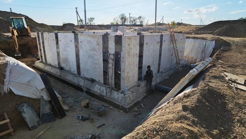В селе Апанасенковского округа продолжается реконструкция очистных сооружений