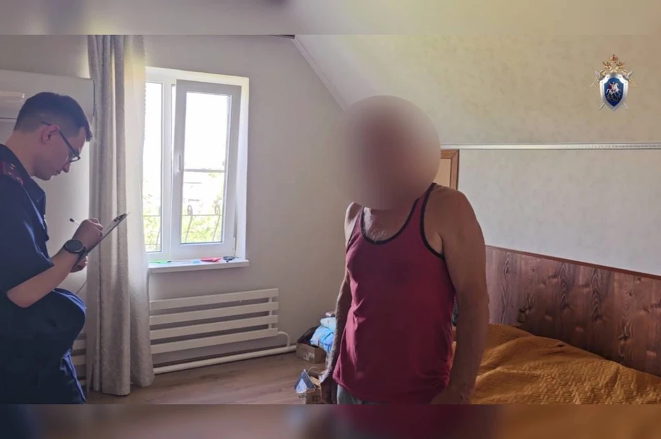 Житель Михайловска на Ставрополье напал на родного отца с топором0